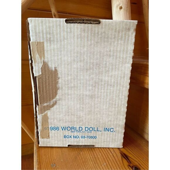 Afternoon Tea doll by World Dolls - Picture 4 of 4